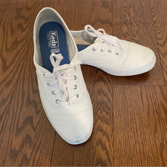 White Canvas Keds | Women’s Size 7.5 - Picture 1 of 9